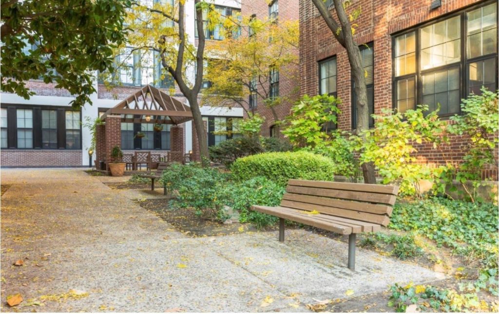 Bridgeview Place Condos Landscaping