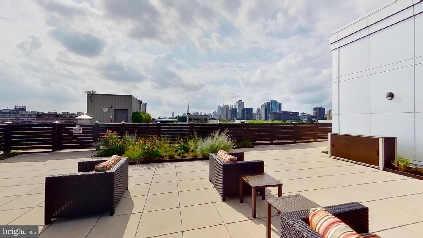 410SocietyHillRoof
