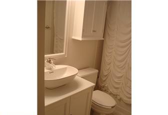 Colonnade Bathroom