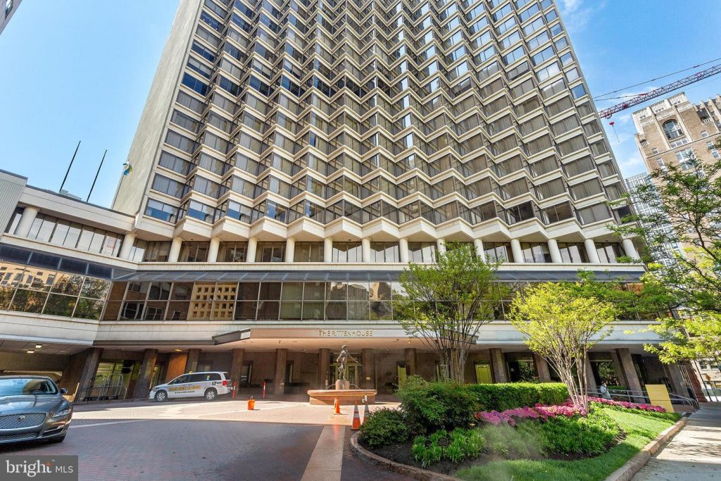 Rittenhouse Hotel and Condominiums Exterior