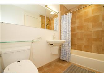 YorkSquare-bathroom