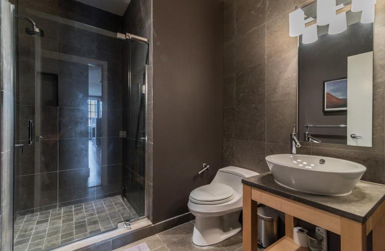 108 Arch Street Bathroom