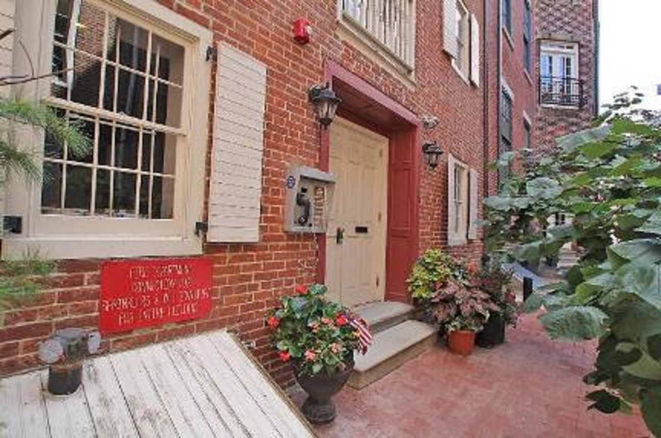 126 Cuthbert St. Condos The Center City Condos Sales Team