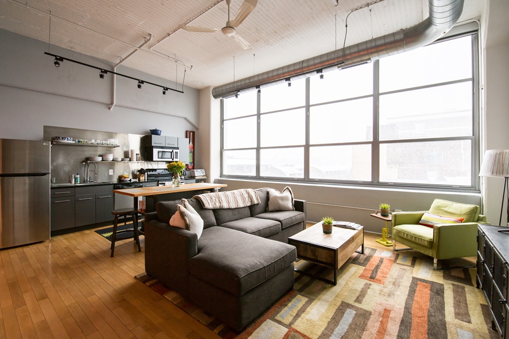 2200 Arch St Living Room