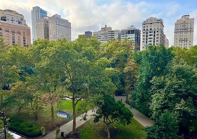 RittenhouseplazaViewofRittenhouseSquare View of Rittenhouse Square from 1901 Walnut Street